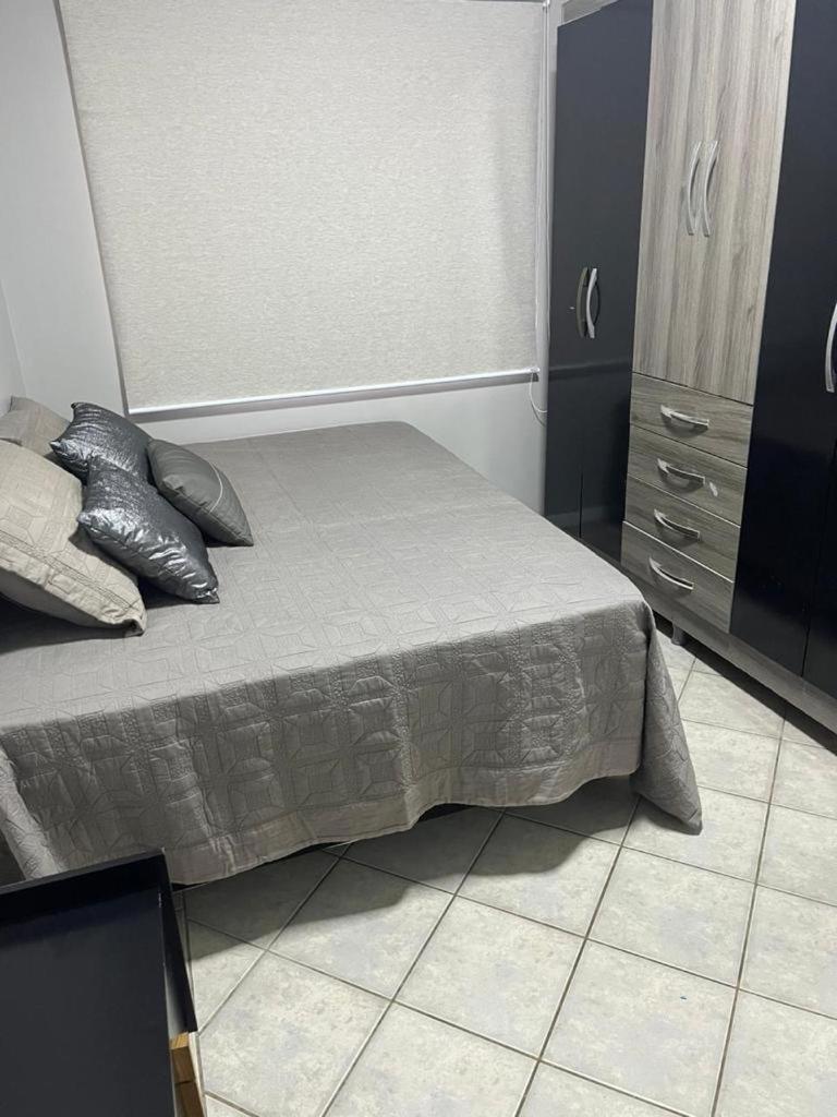 Apartamento Na Melhor Localizacao Da Meia Praia 이타페마 외부 사진