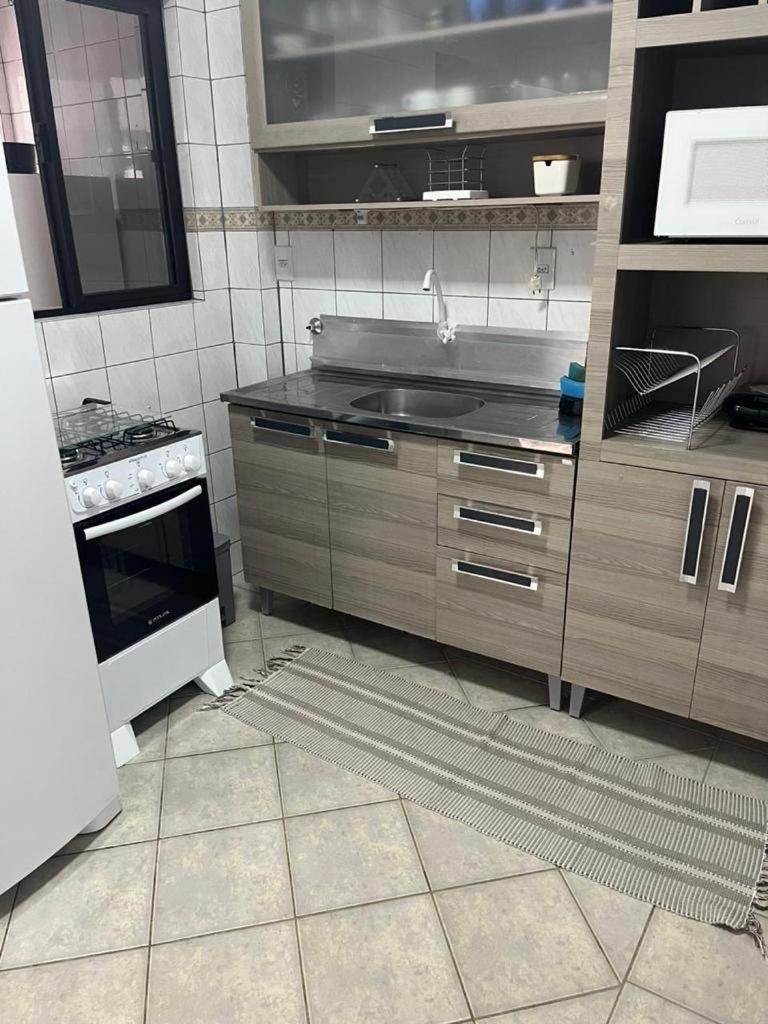 Apartamento Na Melhor Localizacao Da Meia Praia 이타페마 외부 사진